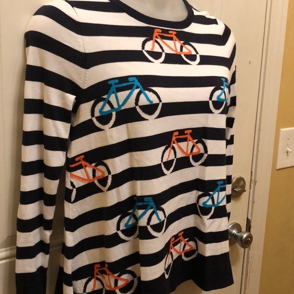 Crown & Ivy sweater with bicycles - Picture 5 of 10